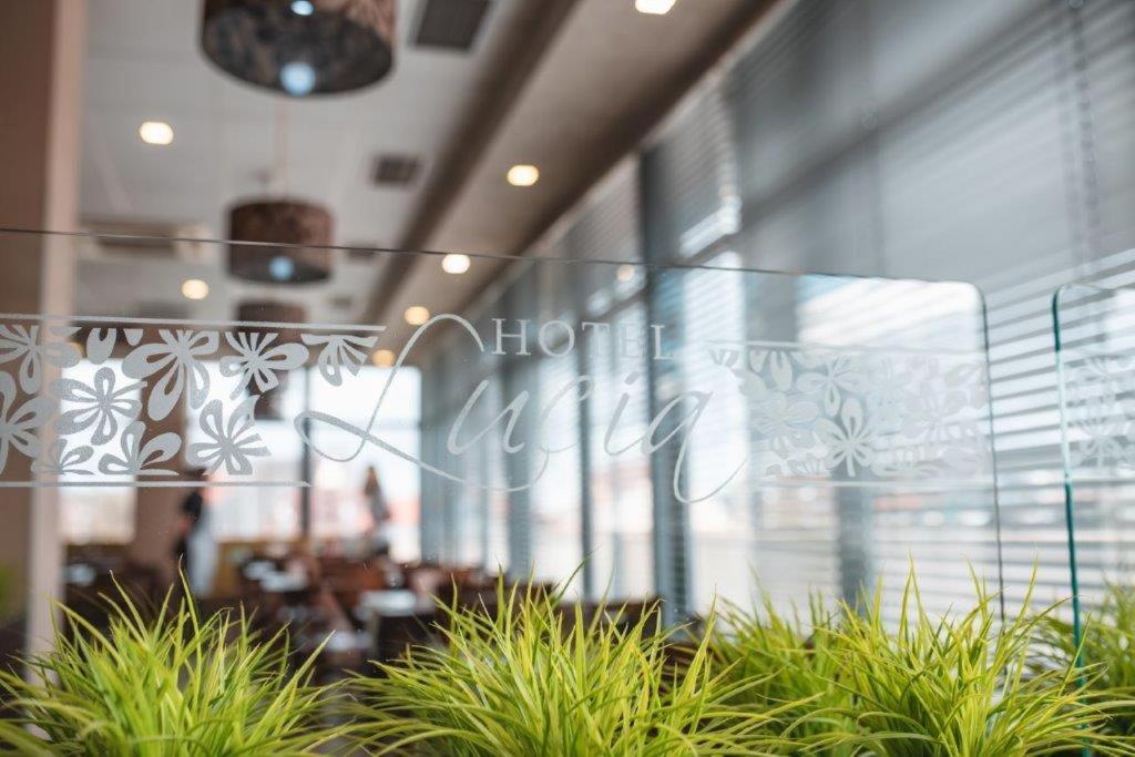 Wellness Hotel Lucia Veseli nad Luznici Exterior photo